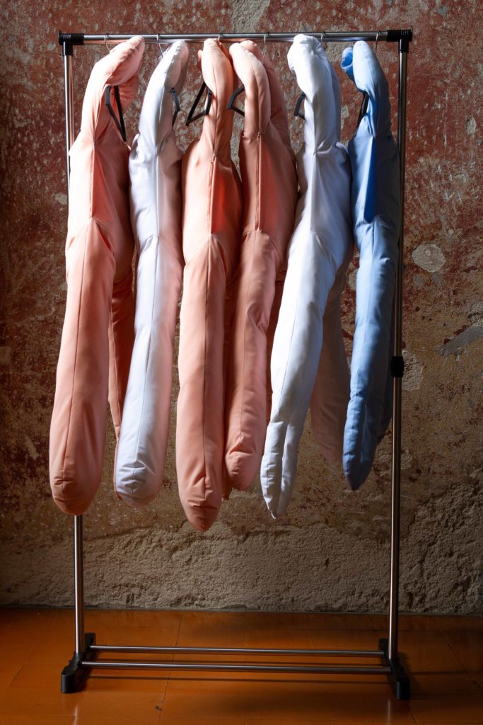 Jessica Kairé, Transicionalidades. Objetos blandos para tiempos duros. 2008.